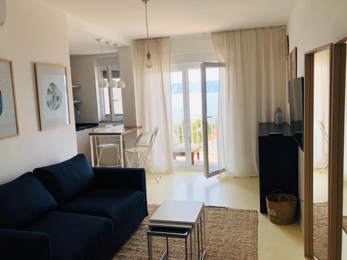 Apartman Meghan โนวีวีโนดอลสกี ภายนอก รูปภาพ