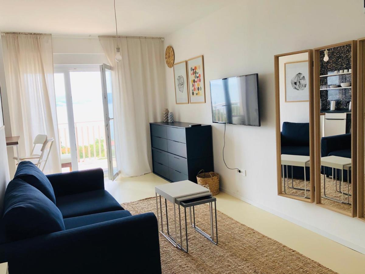 Apartman Meghan โนวีวีโนดอลสกี ภายนอก รูปภาพ