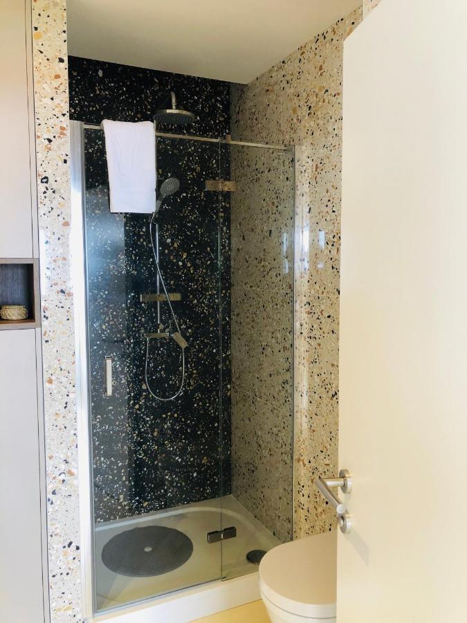 Apartman Meghan โนวีวีโนดอลสกี ภายนอก รูปภาพ